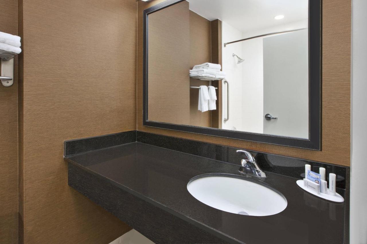 Fairfield Inn & Suites By Marriott Milwaukee Downtown Zewnętrze zdjęcie